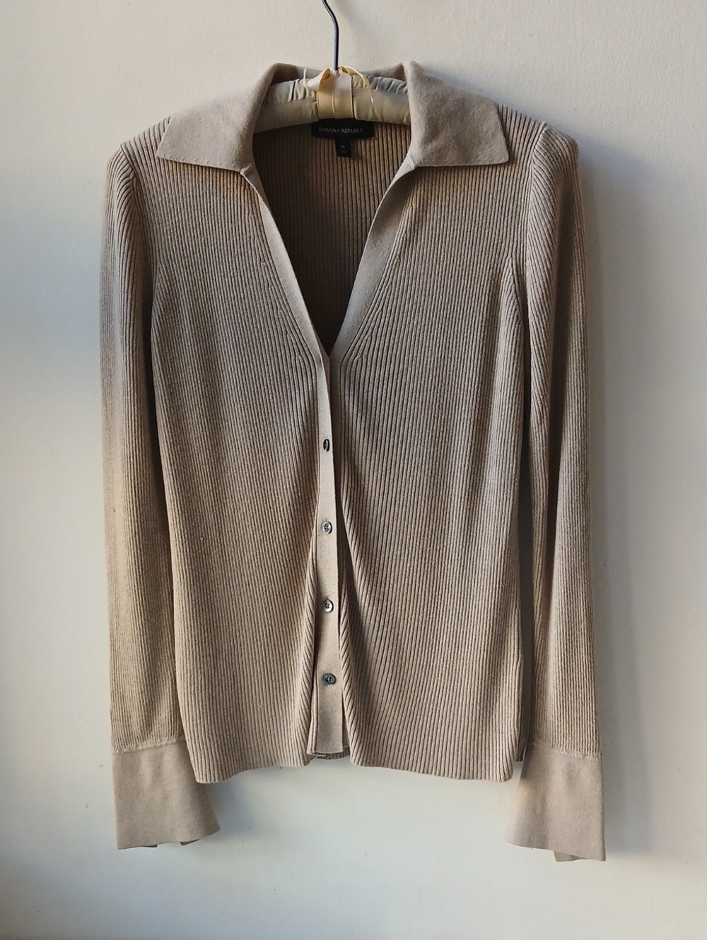Banana Republic Ribbed V Neck Top Tan Women's Medium